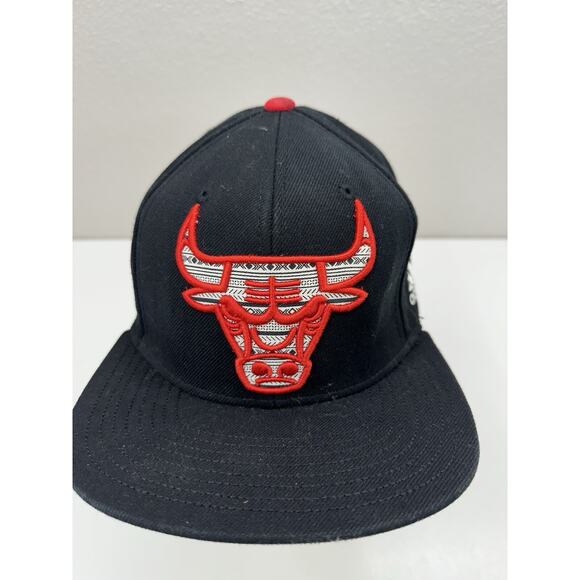 Adidas NBA Chicago Bulls Hat Black Embroidered Logo Aztec Flat Brim Adjustable - Picture 2 of 11